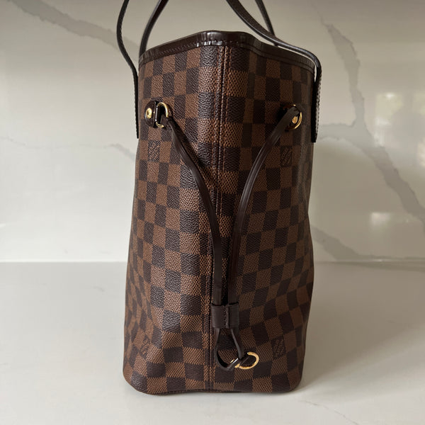 Louis Vuitton Neverfull MM & Pouch