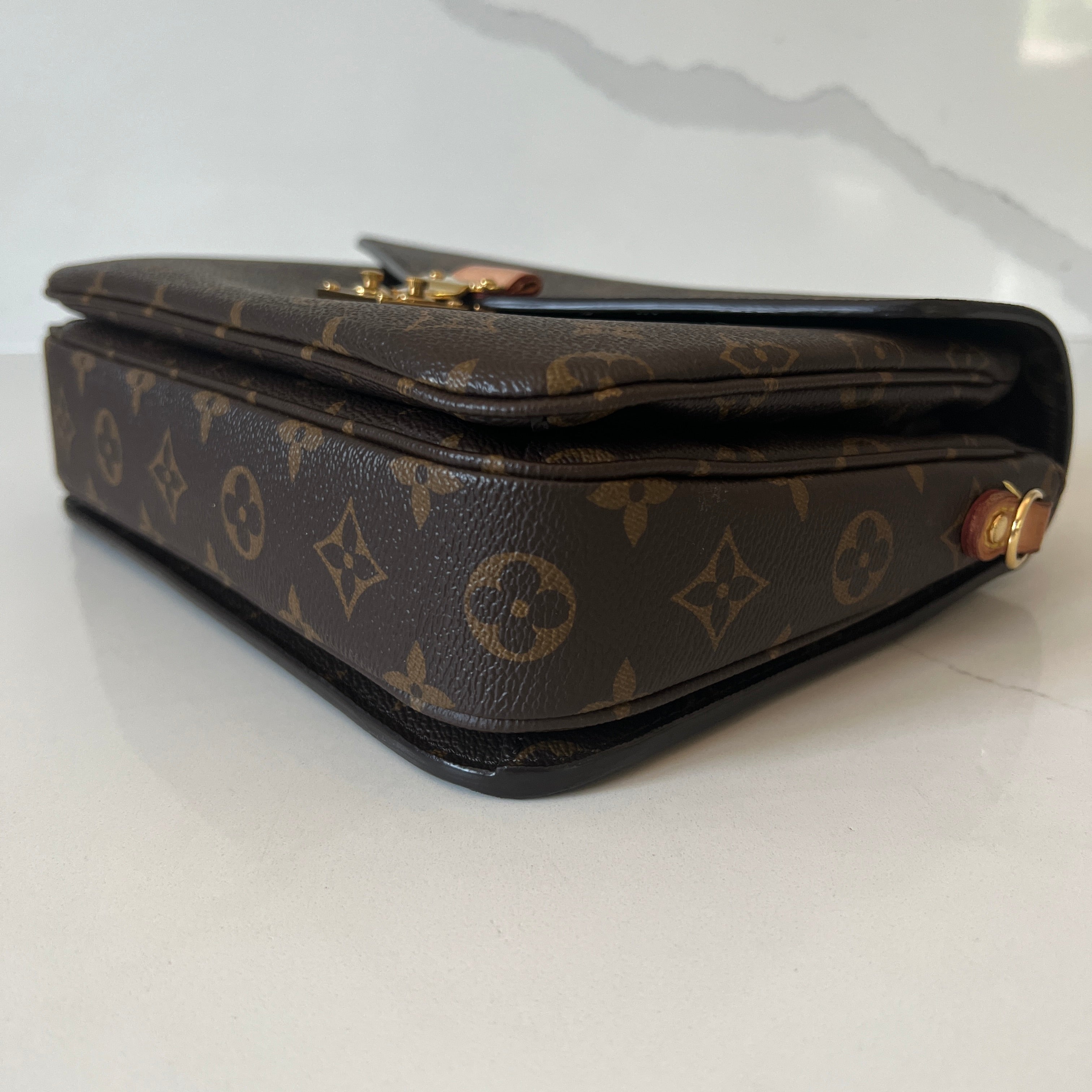 Louis Vuitton Pochette Metis