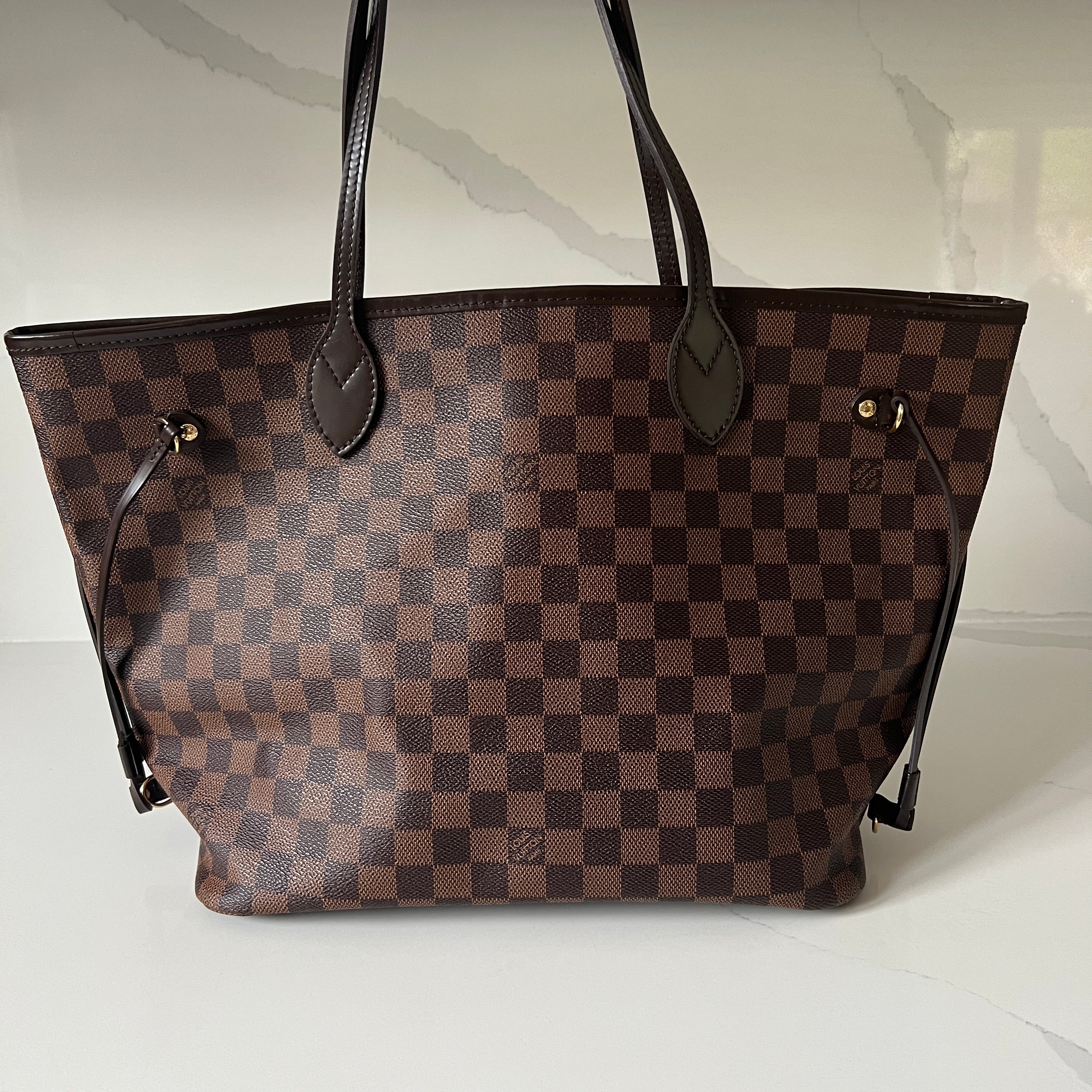 Vuitton Neverfull MM & Pouch