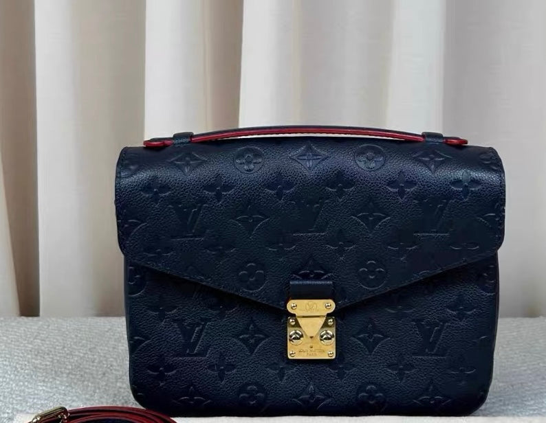 Louis Vuitton Pochette Métis