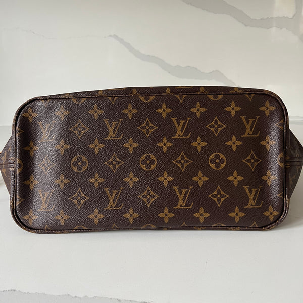 Louis Vuitton Neverfull MM & Pouch