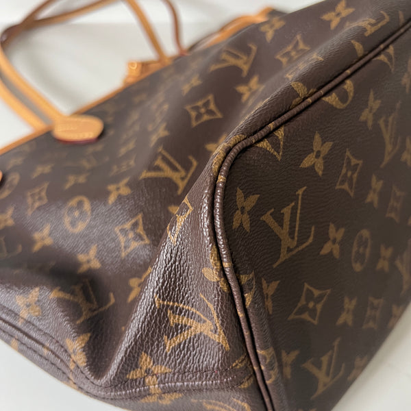 Louis Vuitton Neverfull MM & Pouch