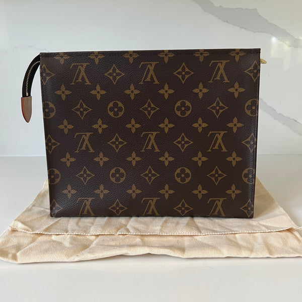 Louis Vuitton Tolietry Pouch 26