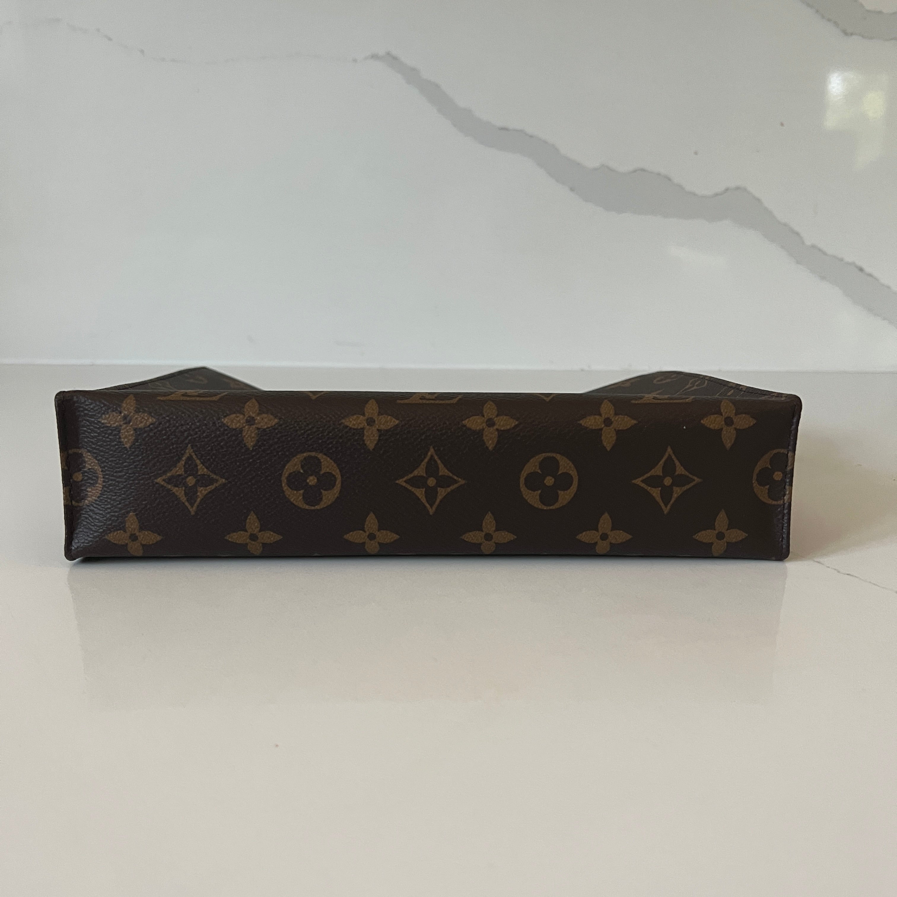 Louis Vuitton Tolietry Pouch 26