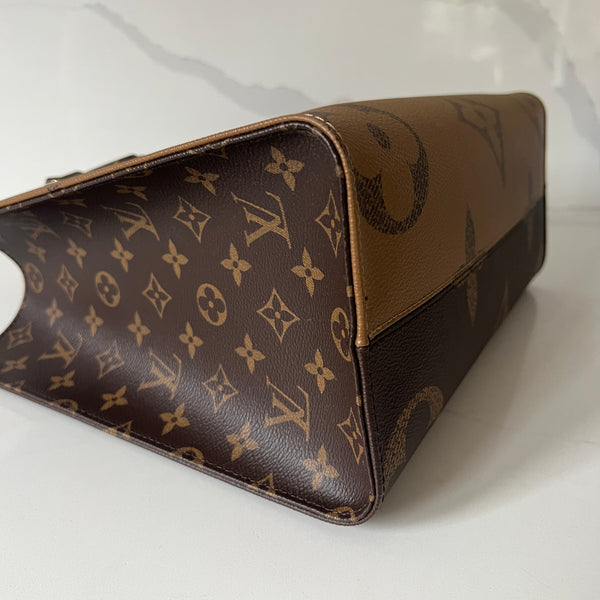 Louis Vuitton On The Go MM