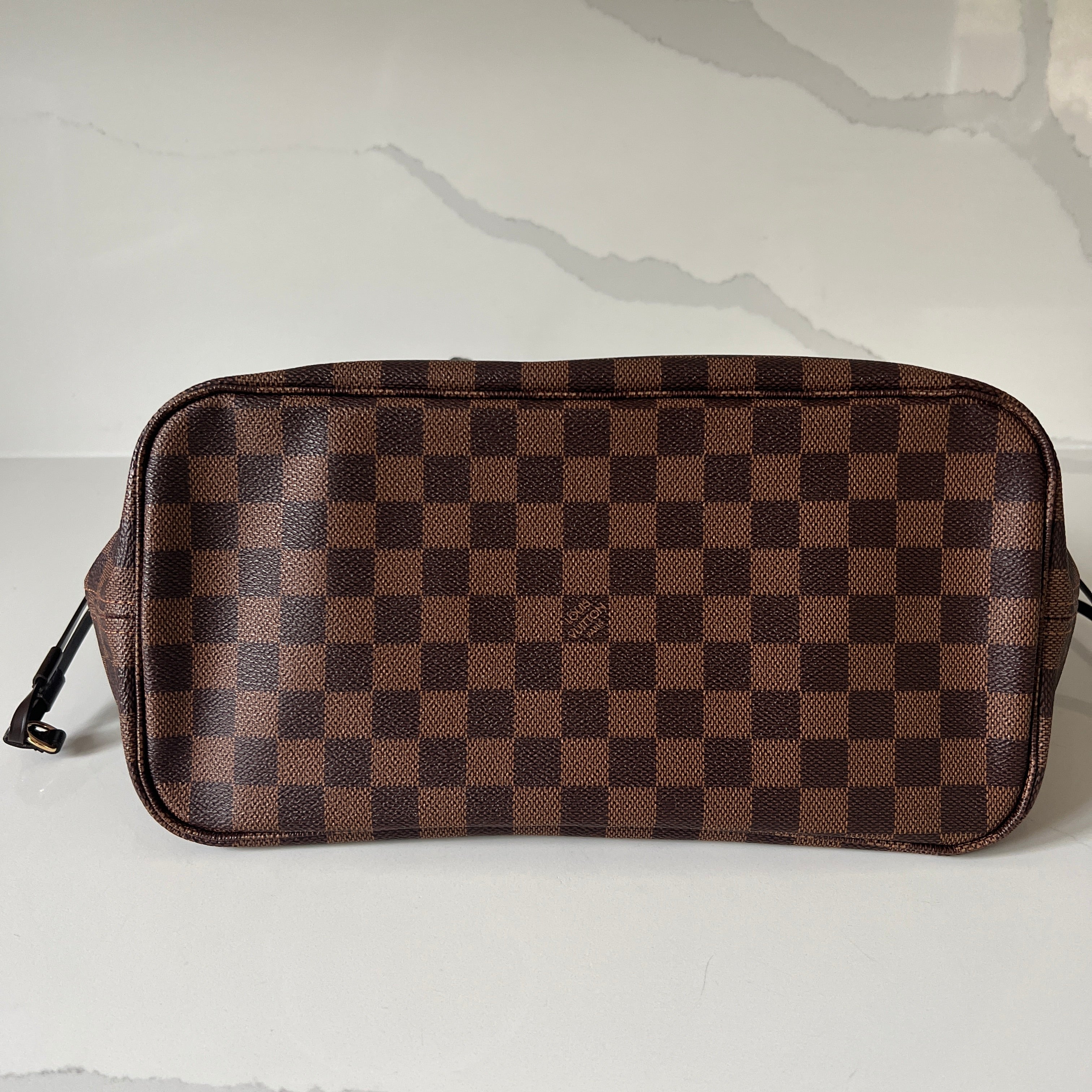 Vuitton Neverfull MM & Pouch