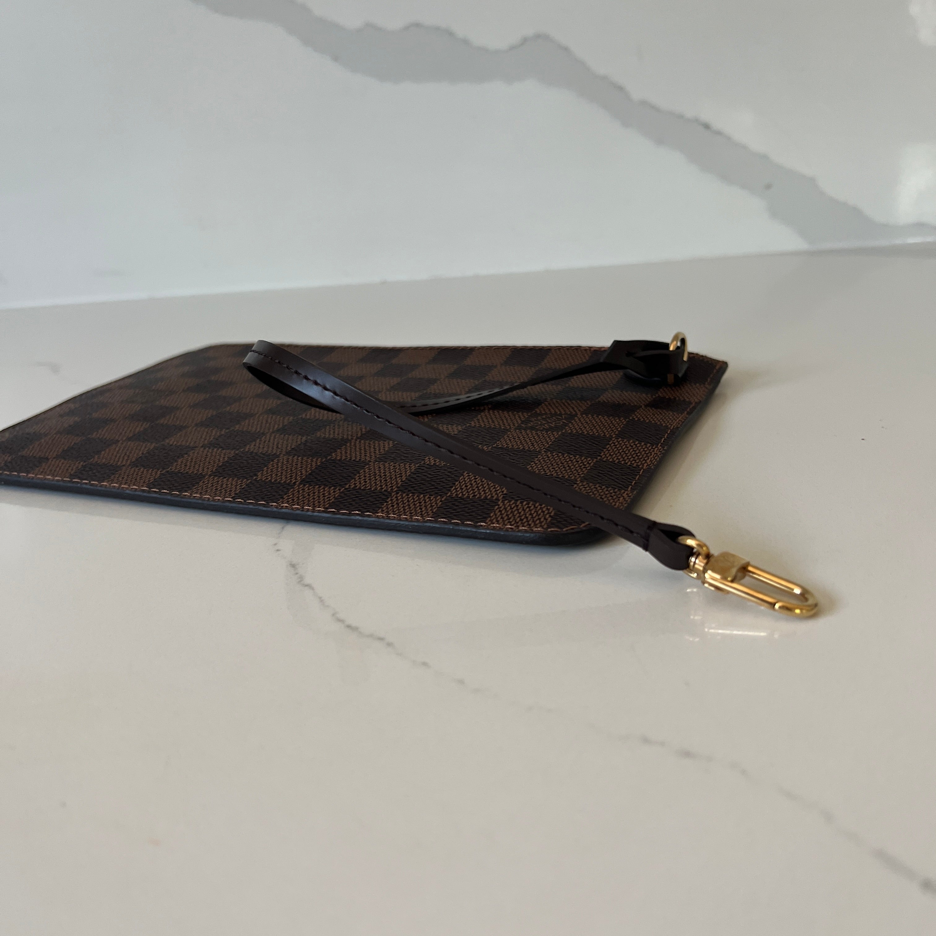 Vuitton Neverfull MM & Pouch