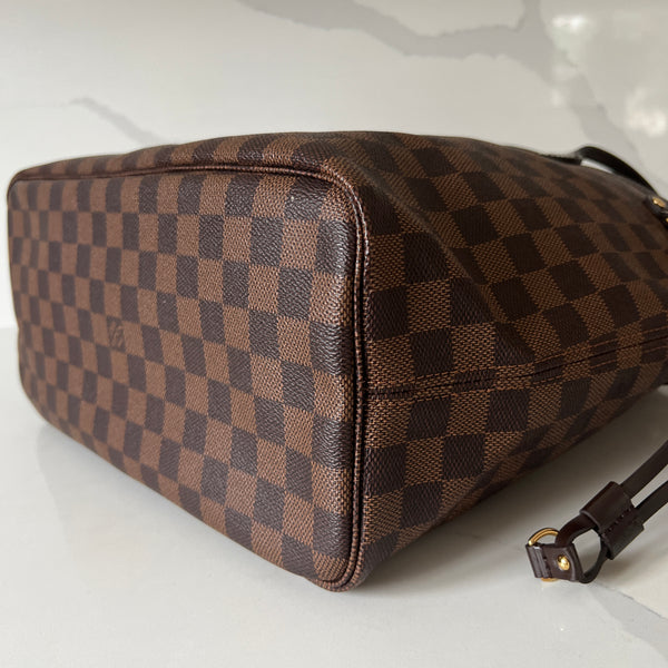 Louis Vuitton Neverfull MM & Pouch