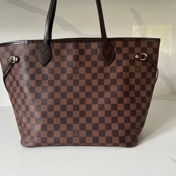 Vuitton Neverfull MM & Pouch