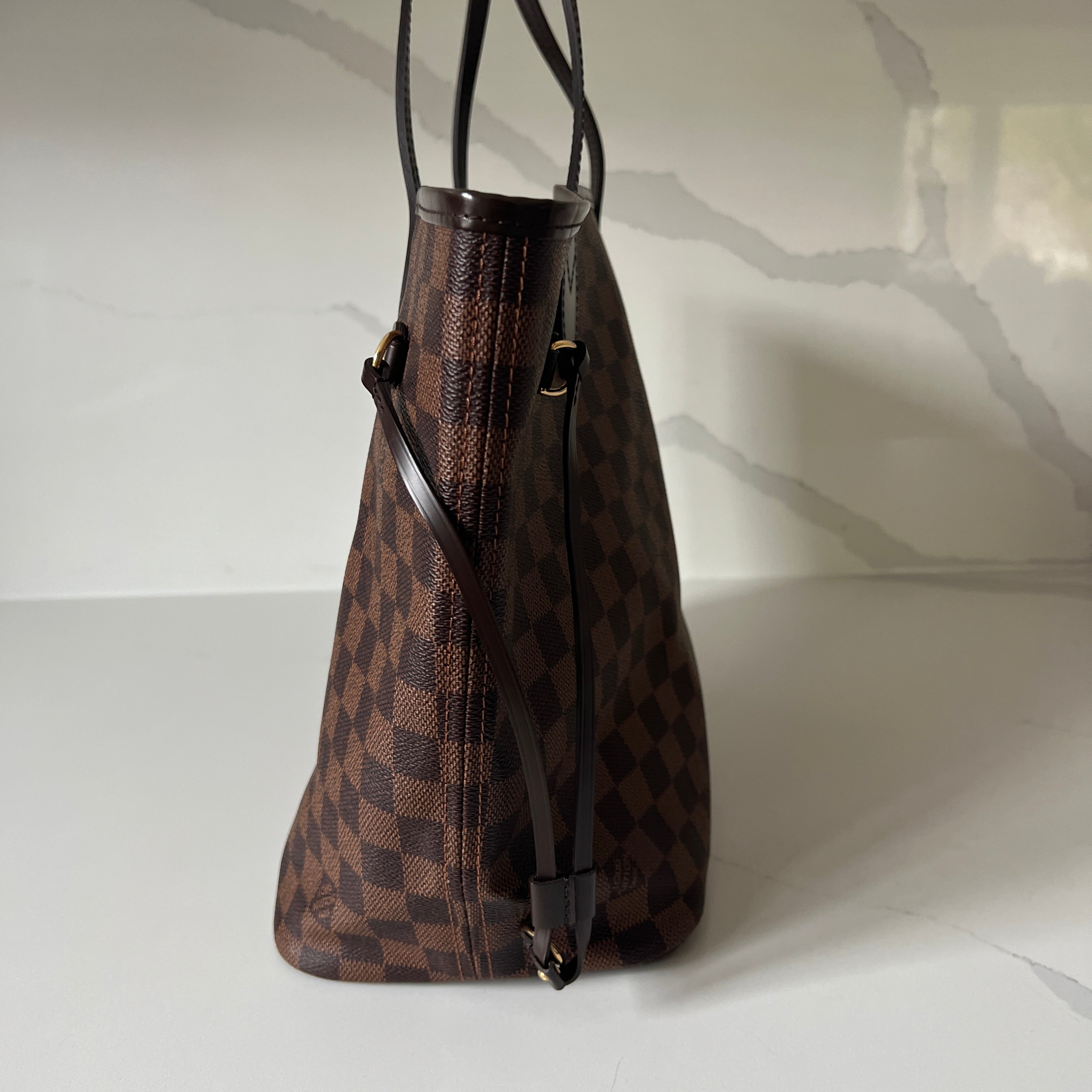 Vuitton Neverfull MM & Pouch