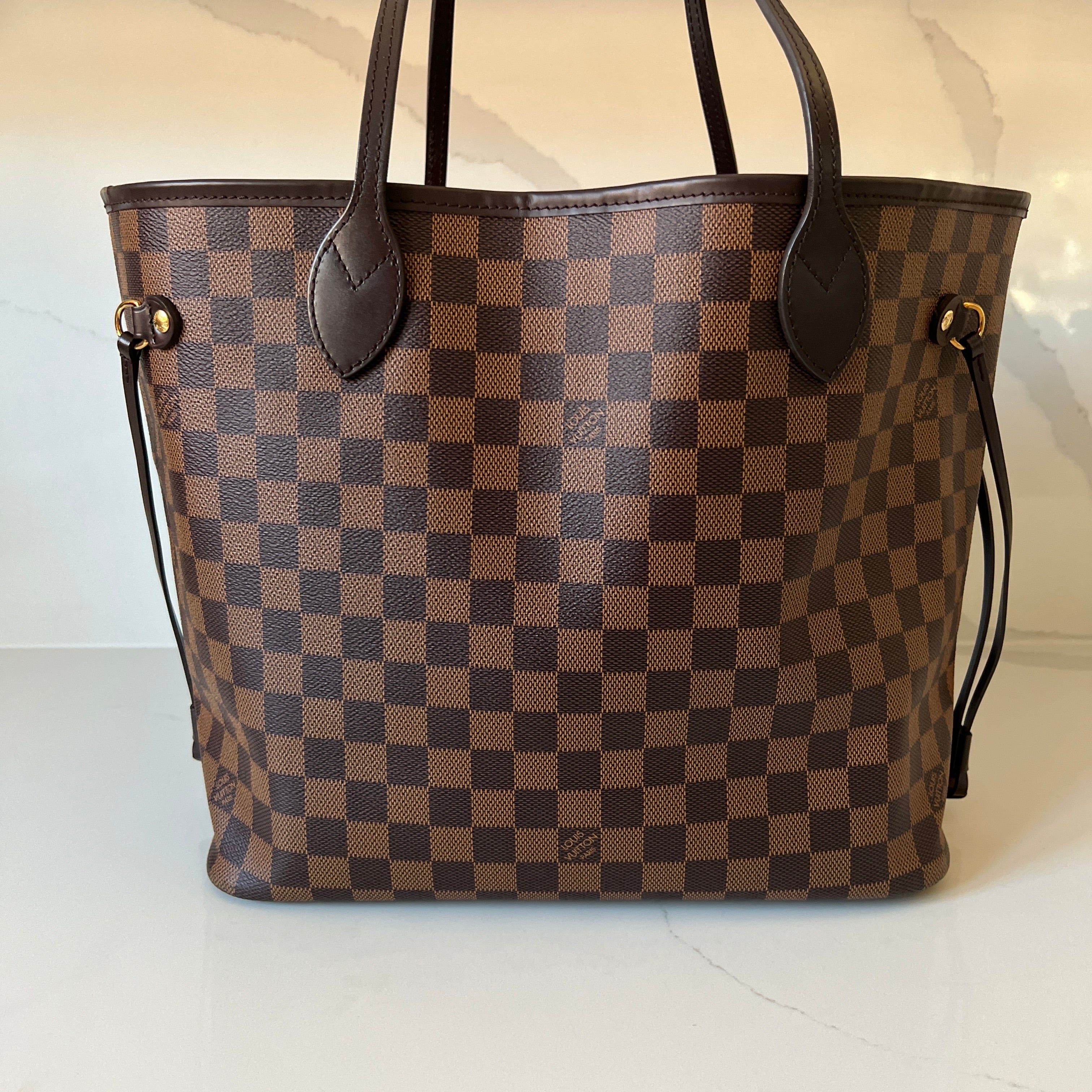 Louis Vuitton Neverfull MM & Pouch