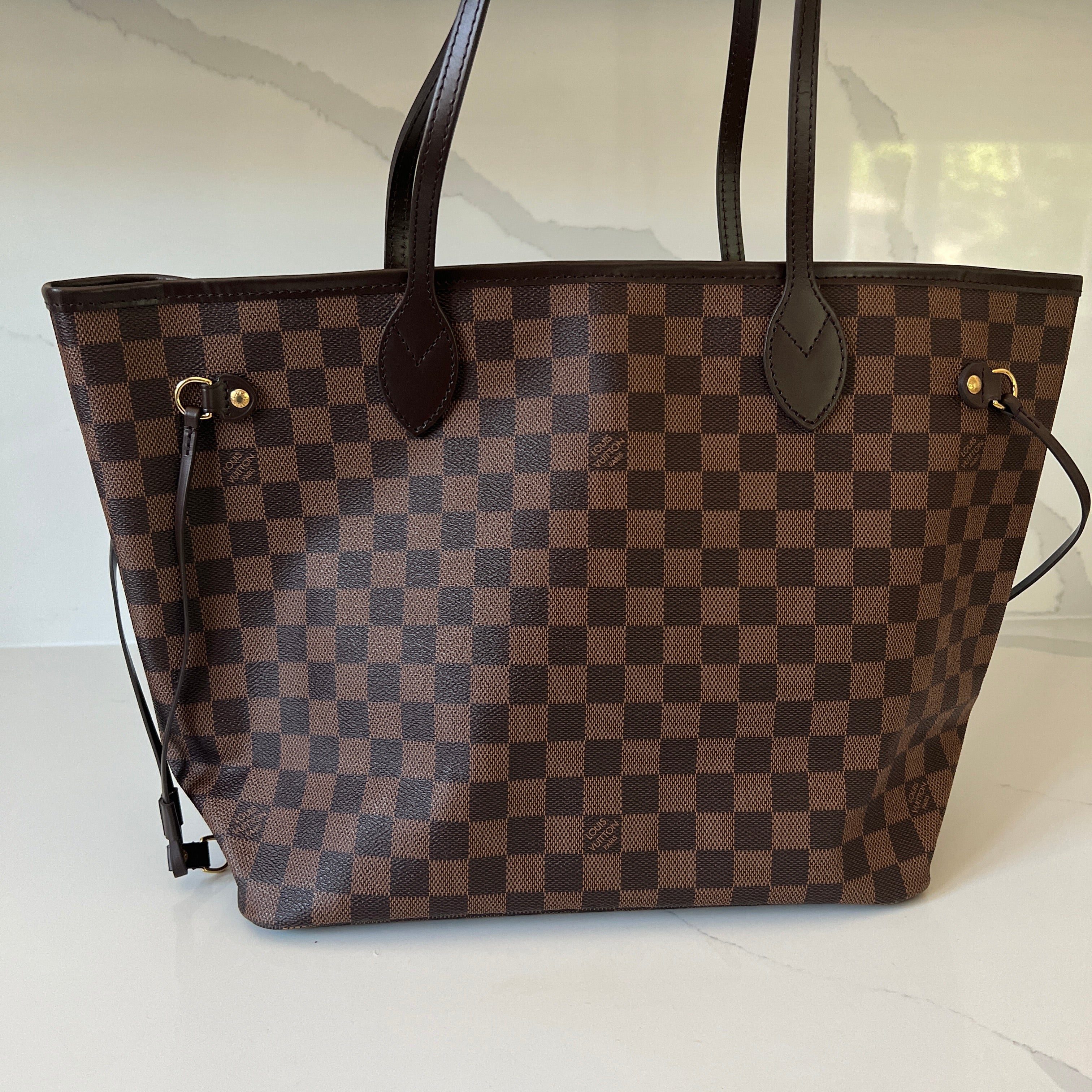 Vuitton Neverfull MM & Pouch