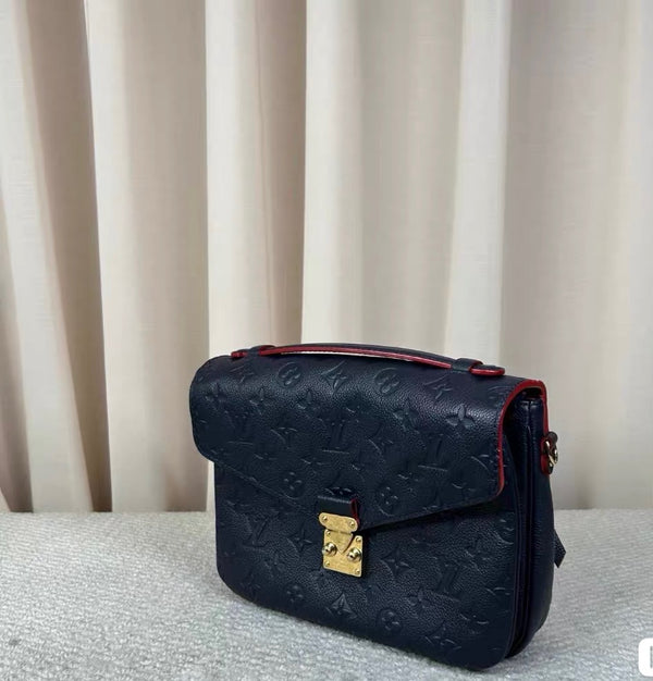 Louis Vuitton Pochette Métis