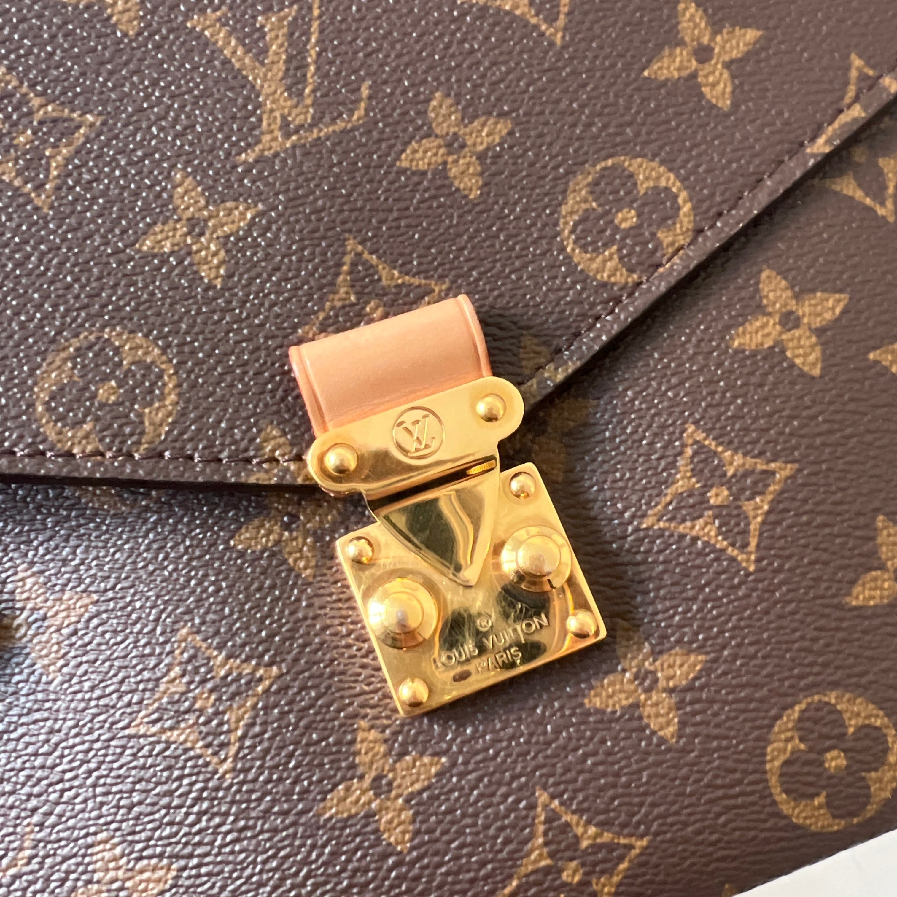 Louis Vuitton Pochette Metis