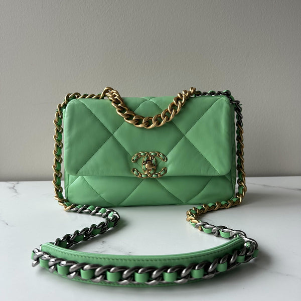 Chanel 19