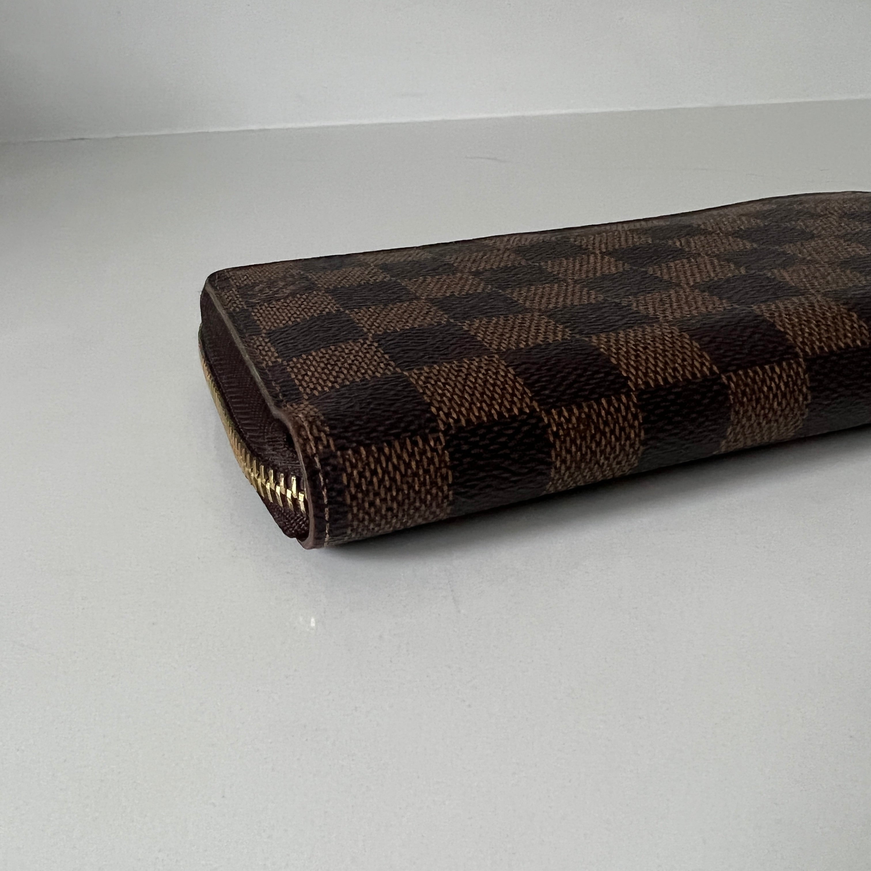 Louis Vuitton Zippy Wallet