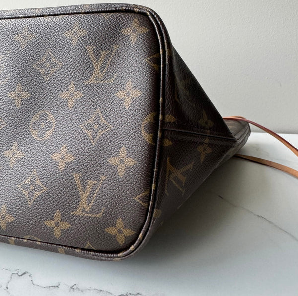 Louis Vuitton Neverfull MM & Pouch