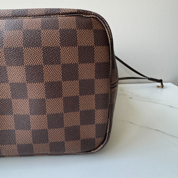 Louis Vuitton Neverfull MM & Pouch