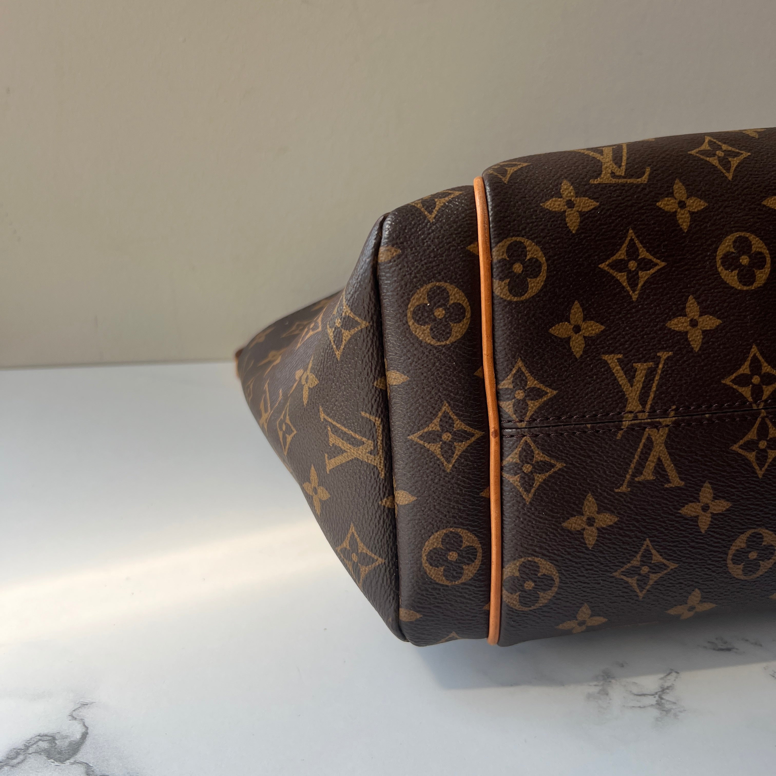 Louis Vuitton Totally