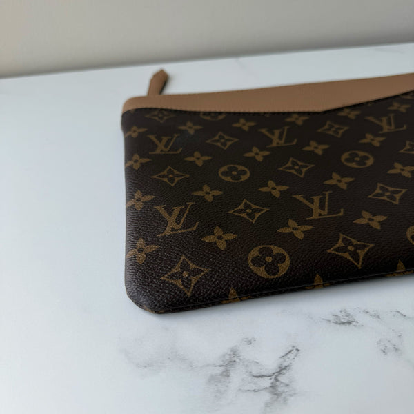 Louis Vuitton Daily Pouch