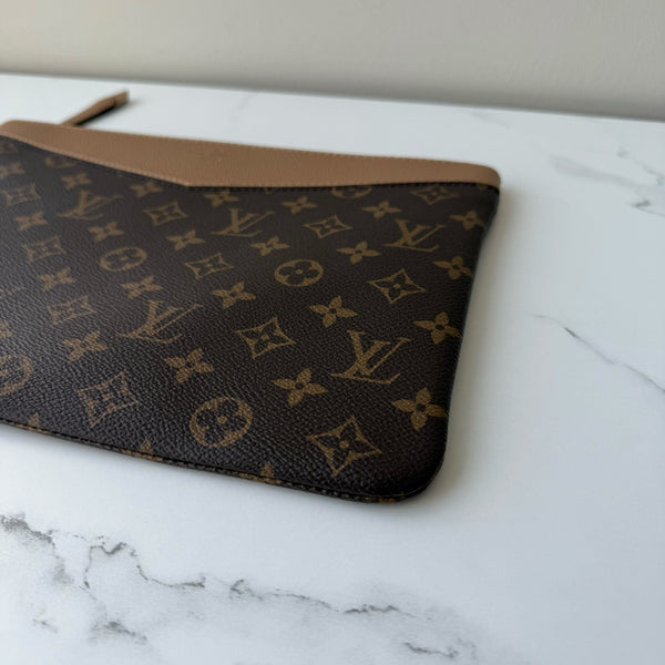 Louis Vuitton Daily Pouch