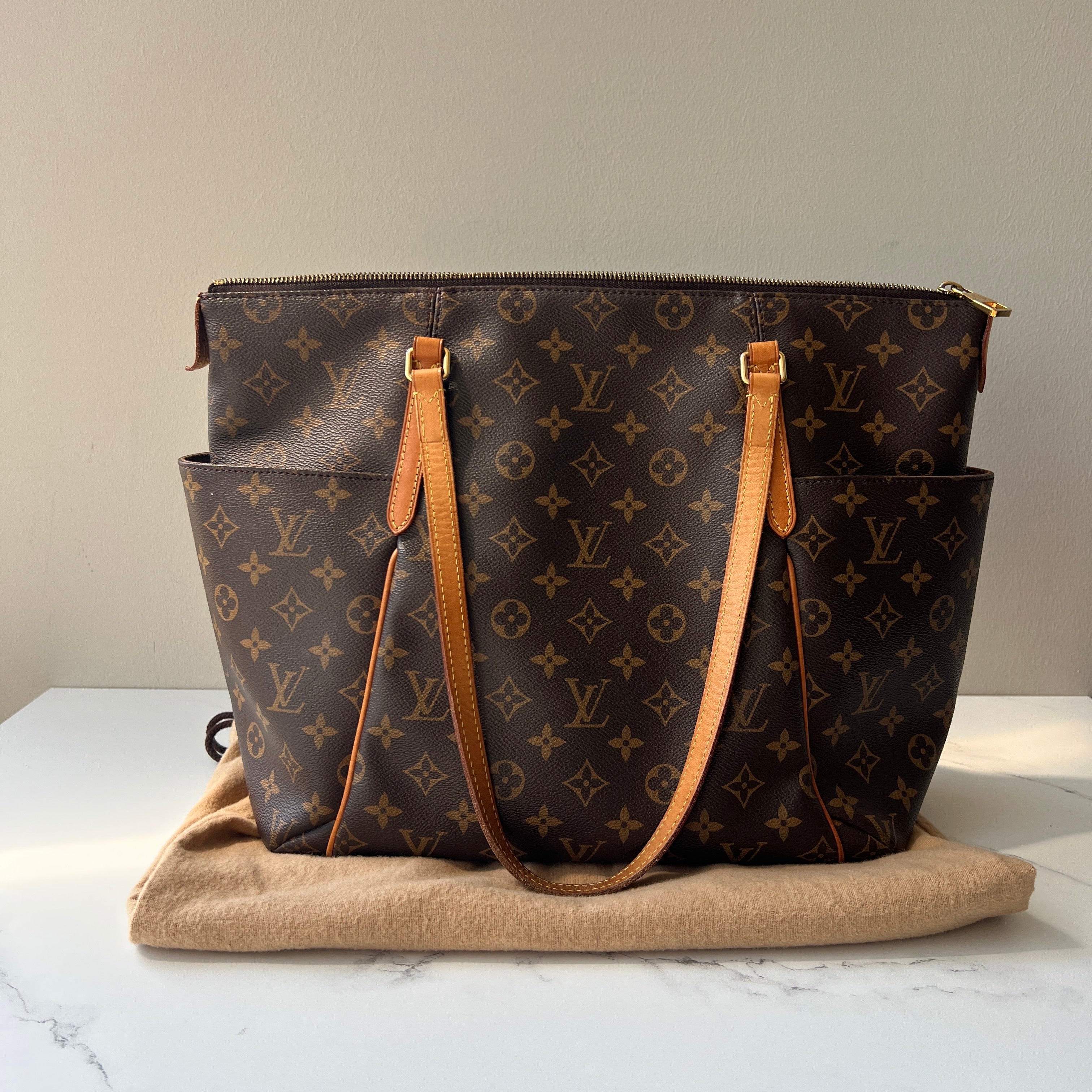 Louis Vuitton Totally