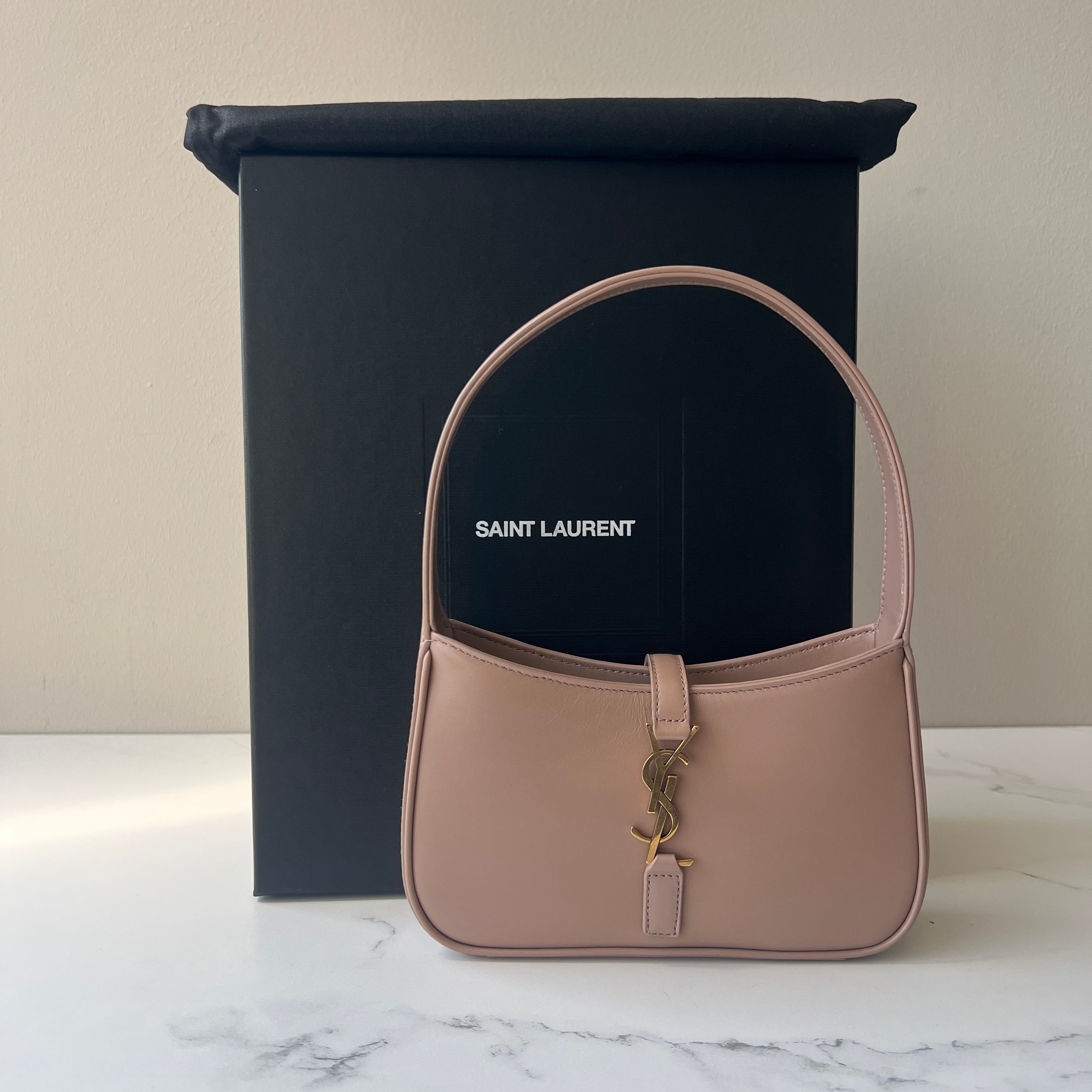 Saint Laurent Le 5 A 7