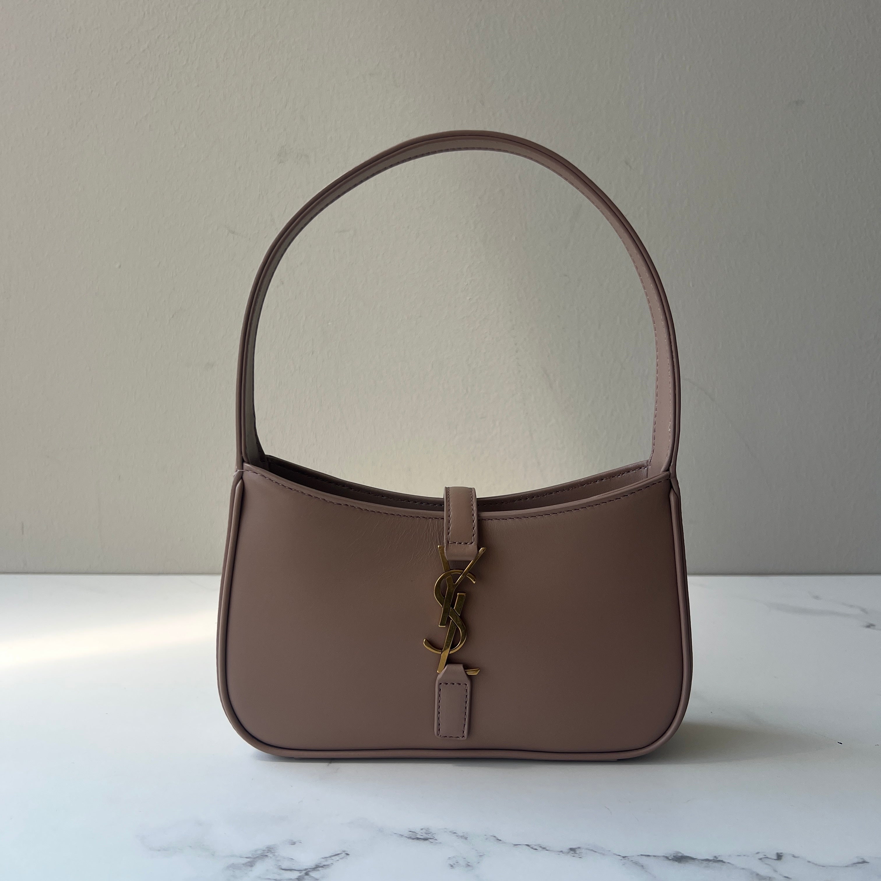 Saint Laurent Le 5 A 7