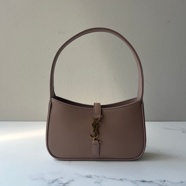 Saint Laurent Le 5 A 7