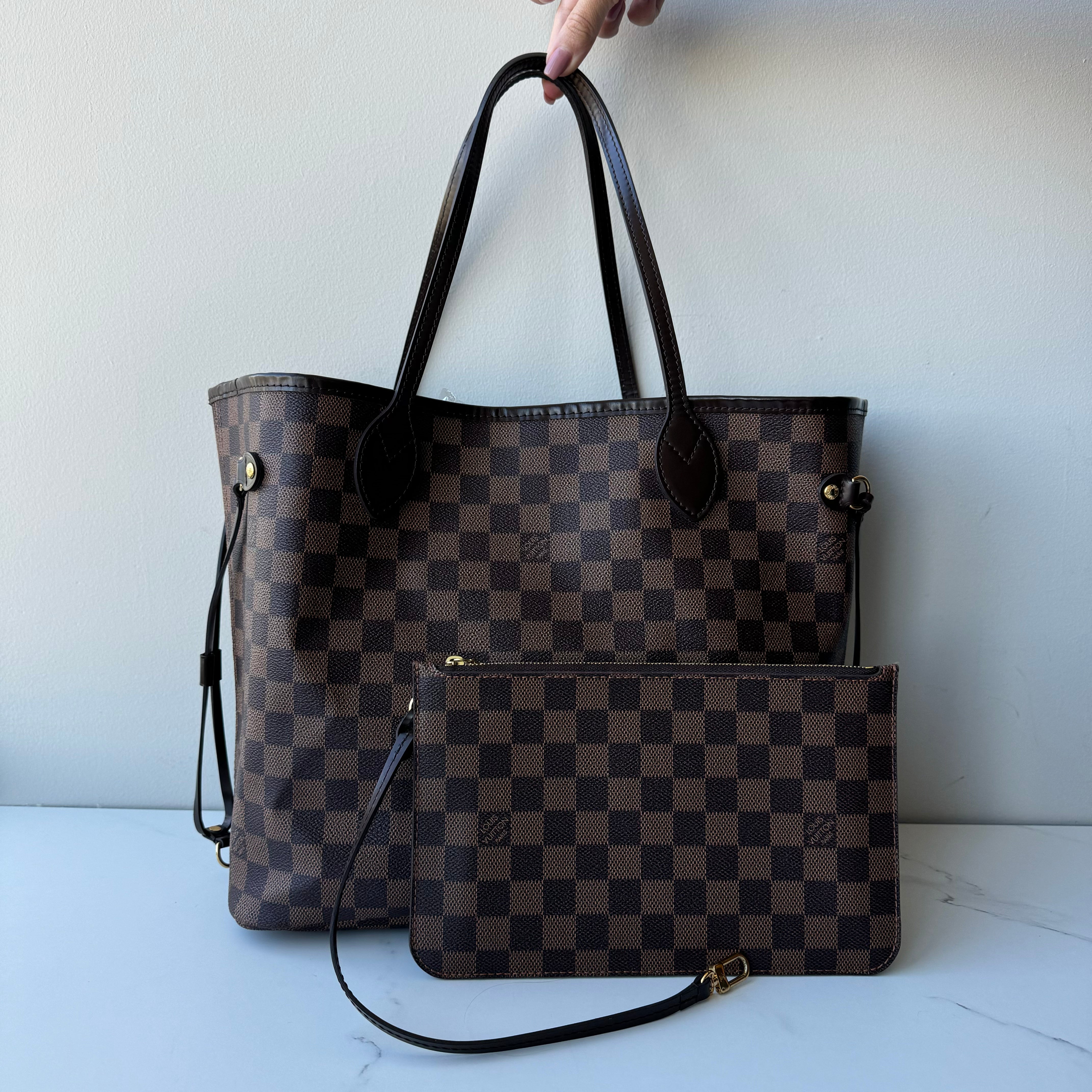 Louis Vuitton Neverfull MM & Pouch