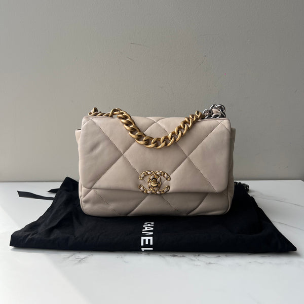Chanel 19