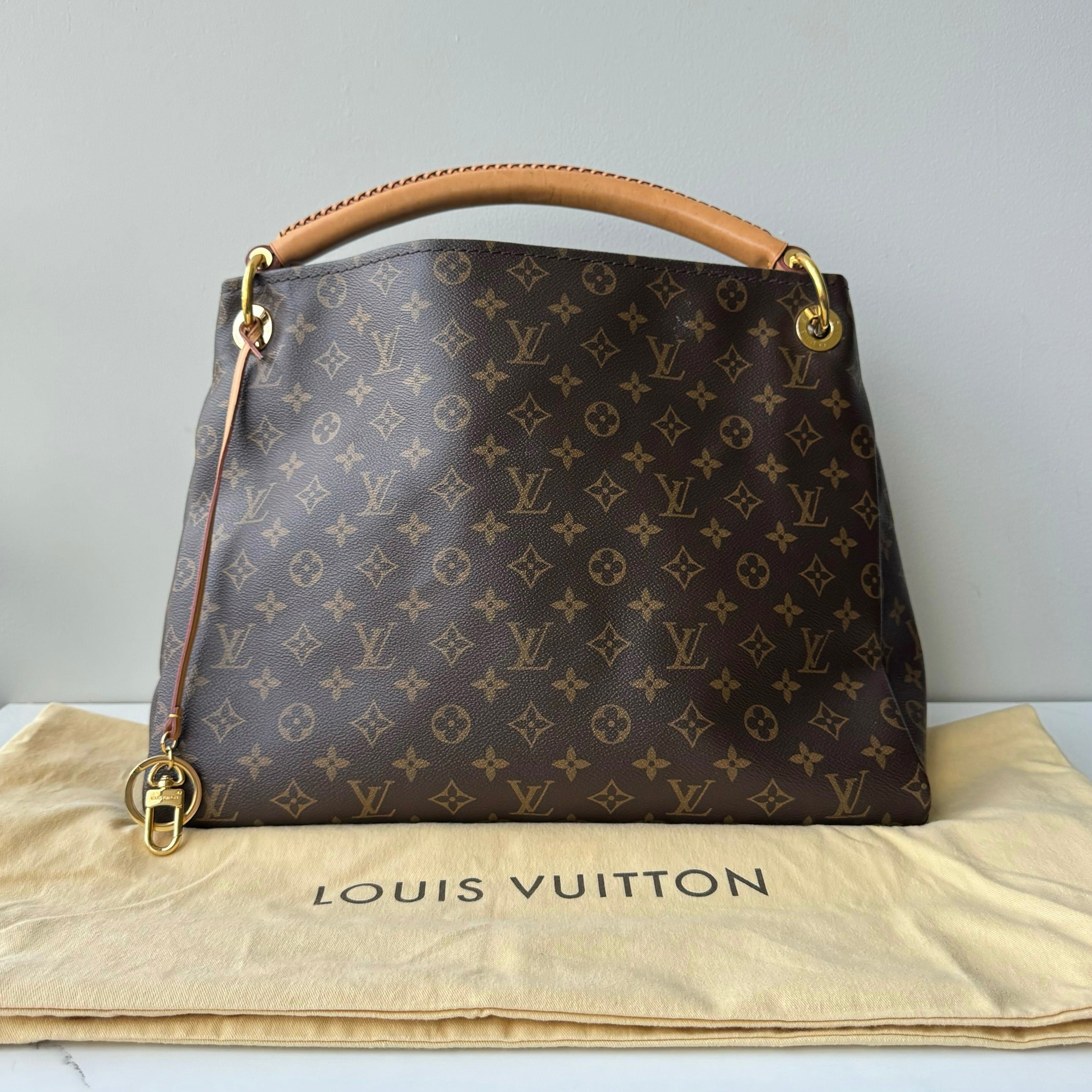 Louis Vuitton Artsy MM