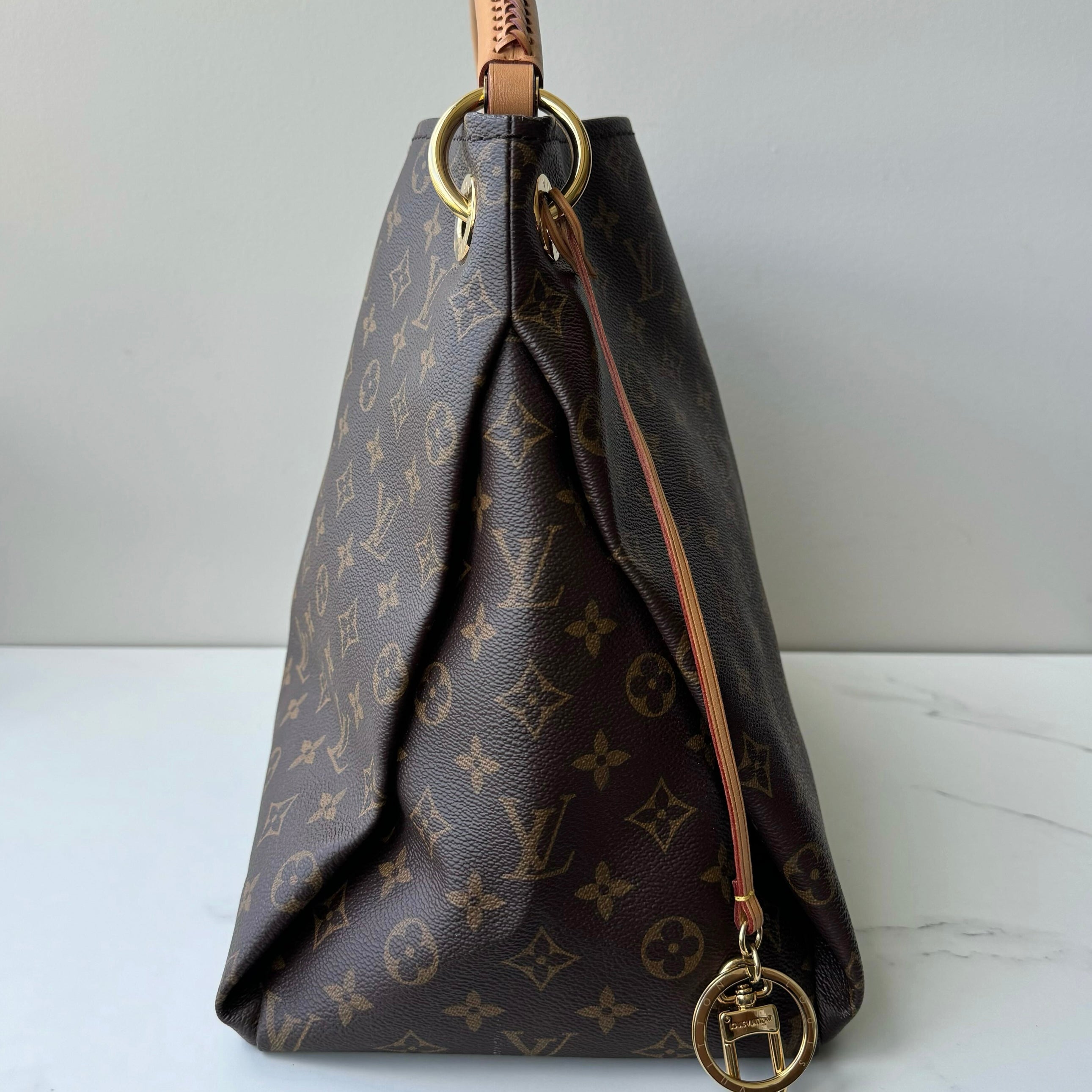 Louis Vuitton Artsy MM