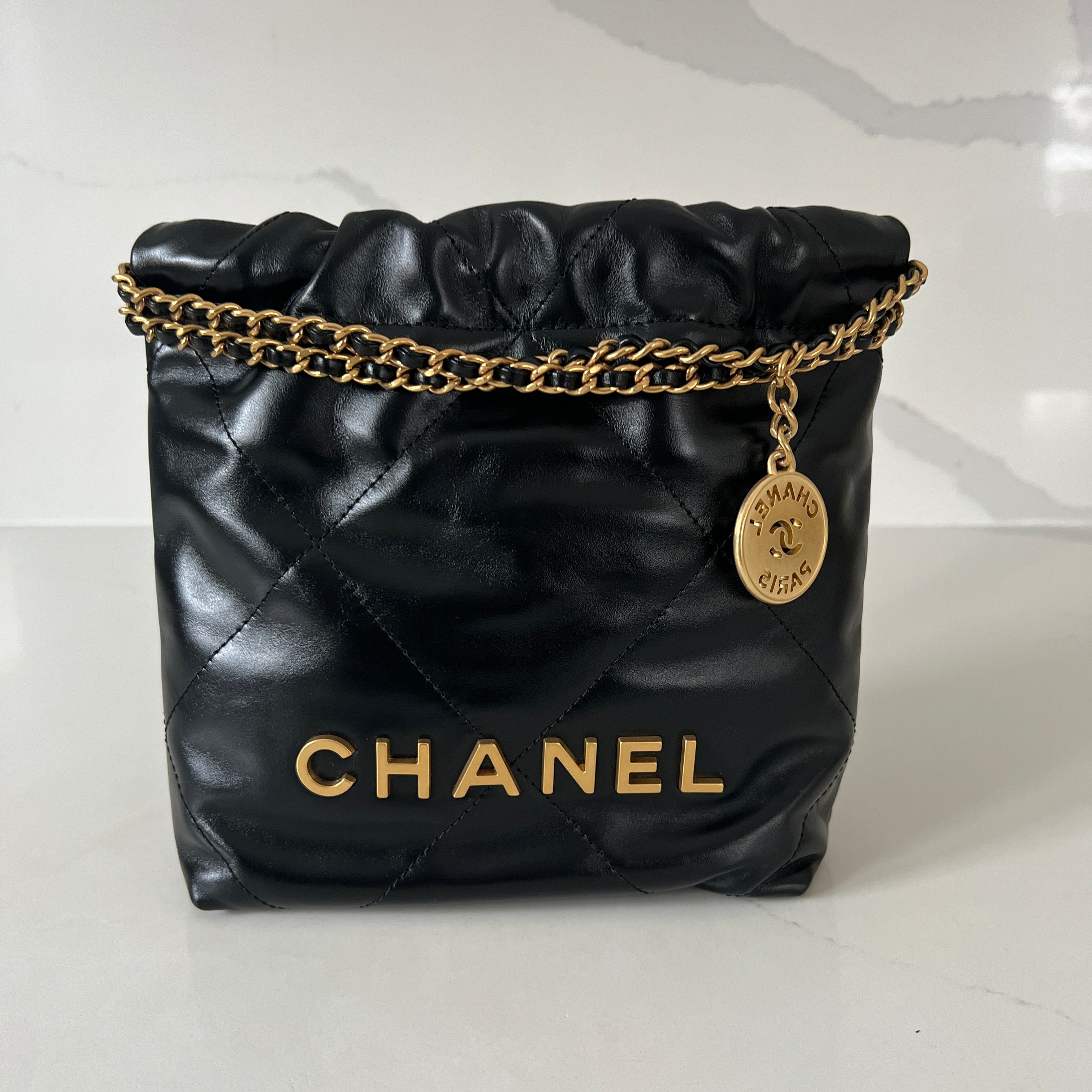 Chanel Mini 22