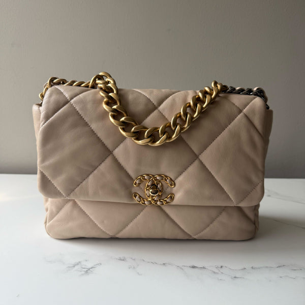 Chanel 19