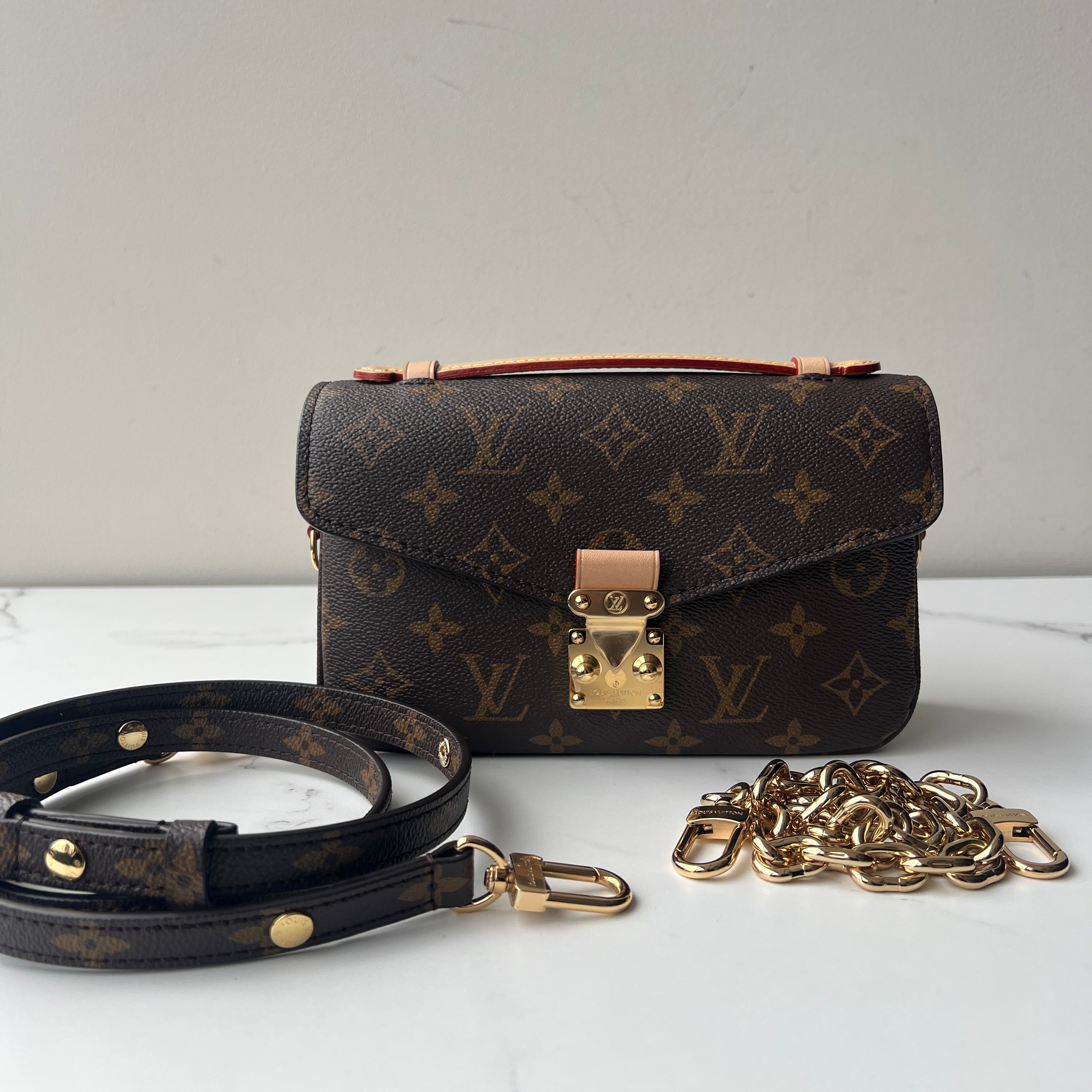 Louis Vuitton Pochette Metis East West