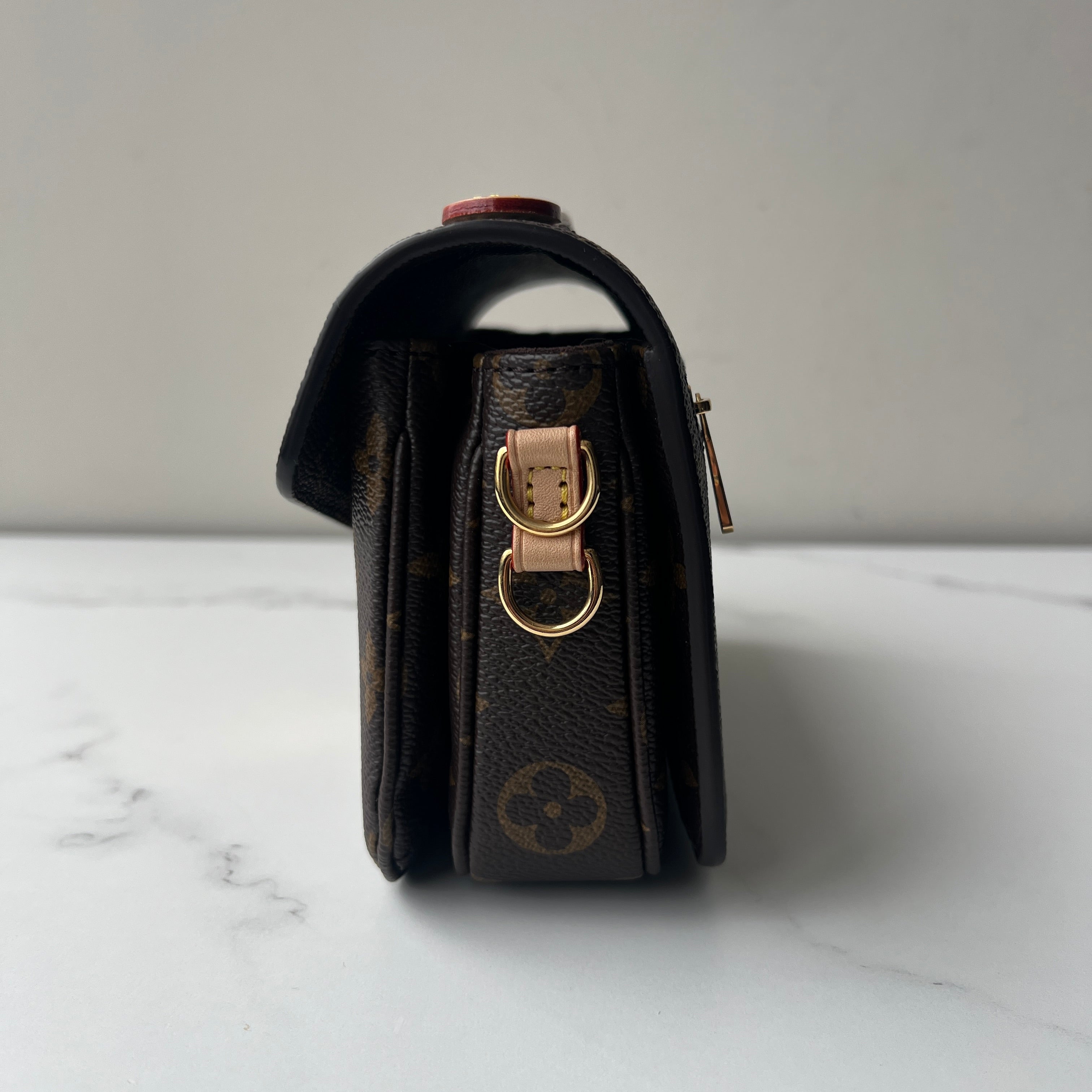 Louis Vuitton Pochette Metis East West