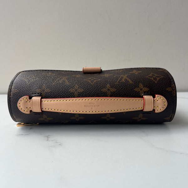 Louis Vuitton Pochette Metis East West