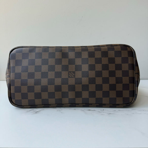 Louis Vuitton Neverfull MM & Pouch