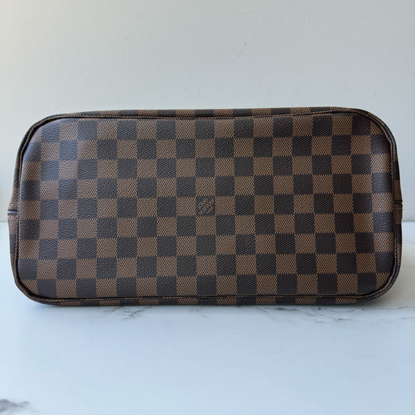 Louis Vuitton Neverfull MM & Pouch