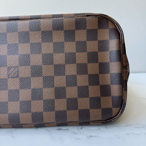 Louis Vuitton Neverfull MM & Pouch