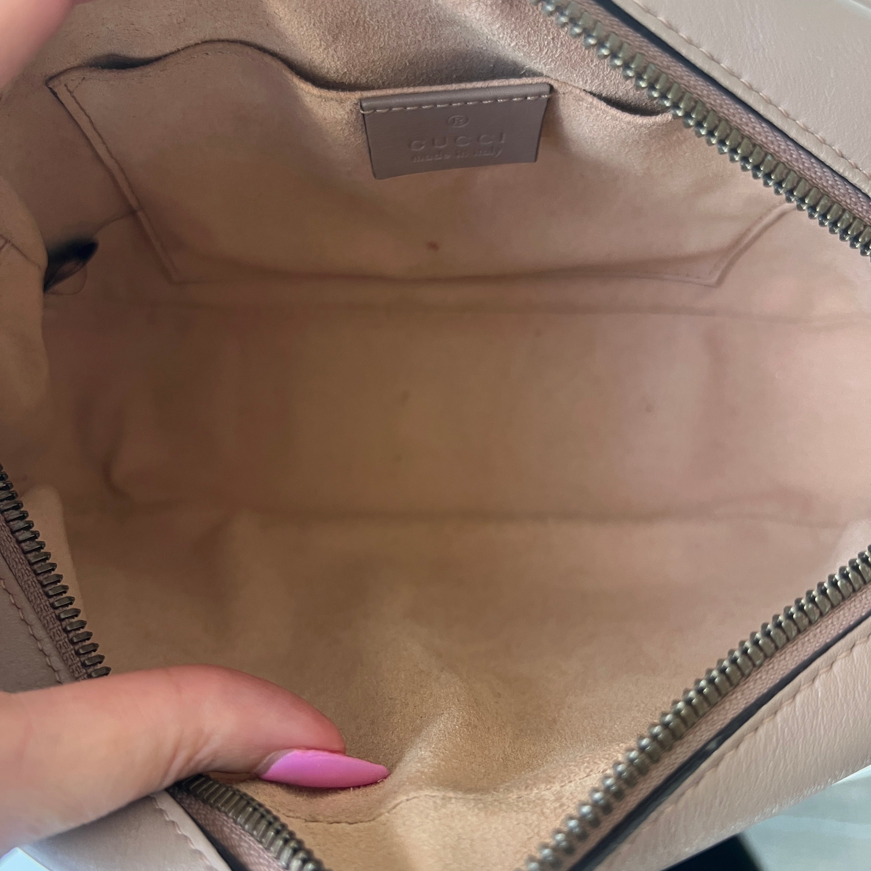 Gucci GG Marmont Matelasse Camera Bag
