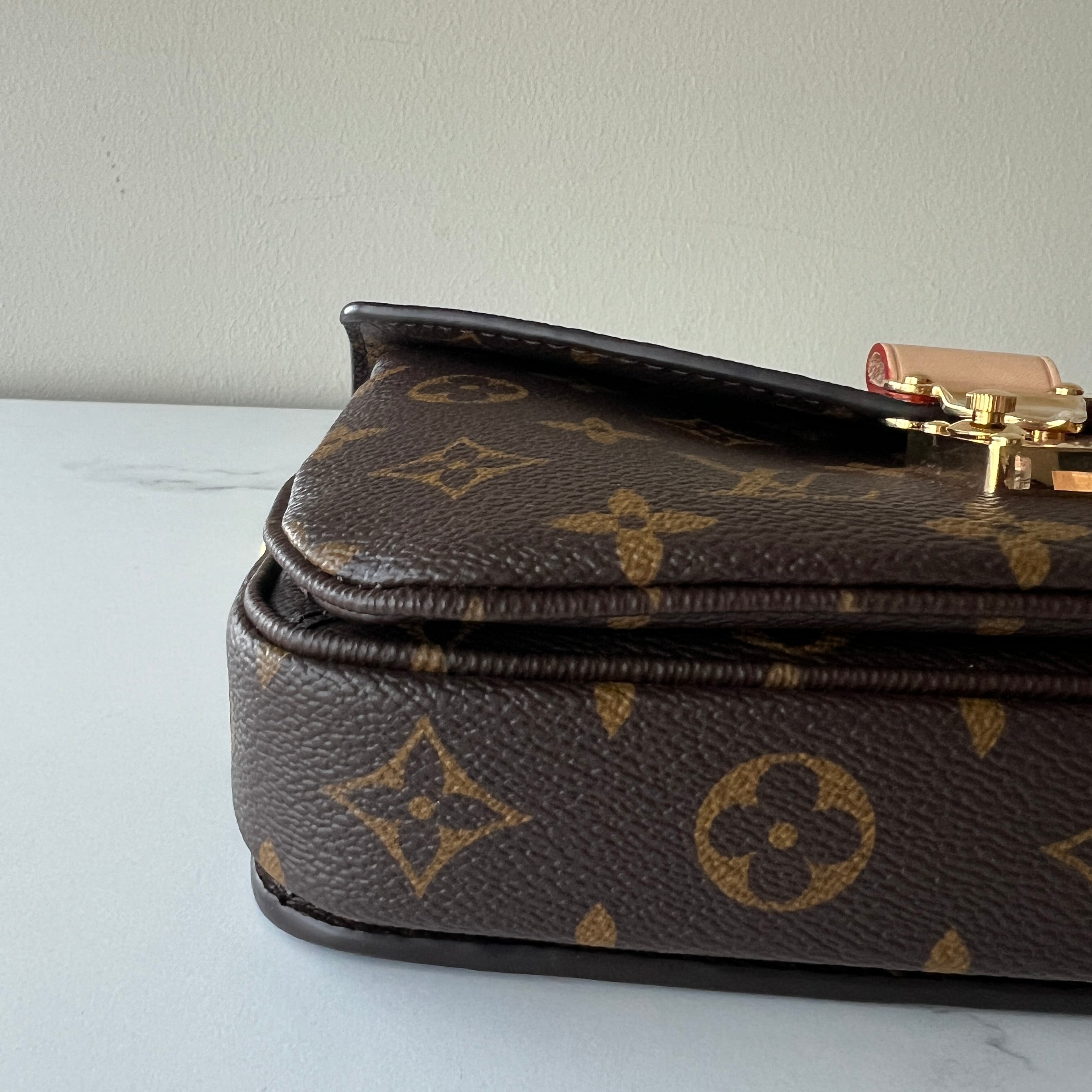 Louis Vuitton Pochette Metis East West