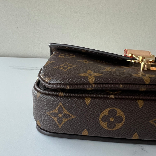 Louis Vuitton Pochette Metis East West