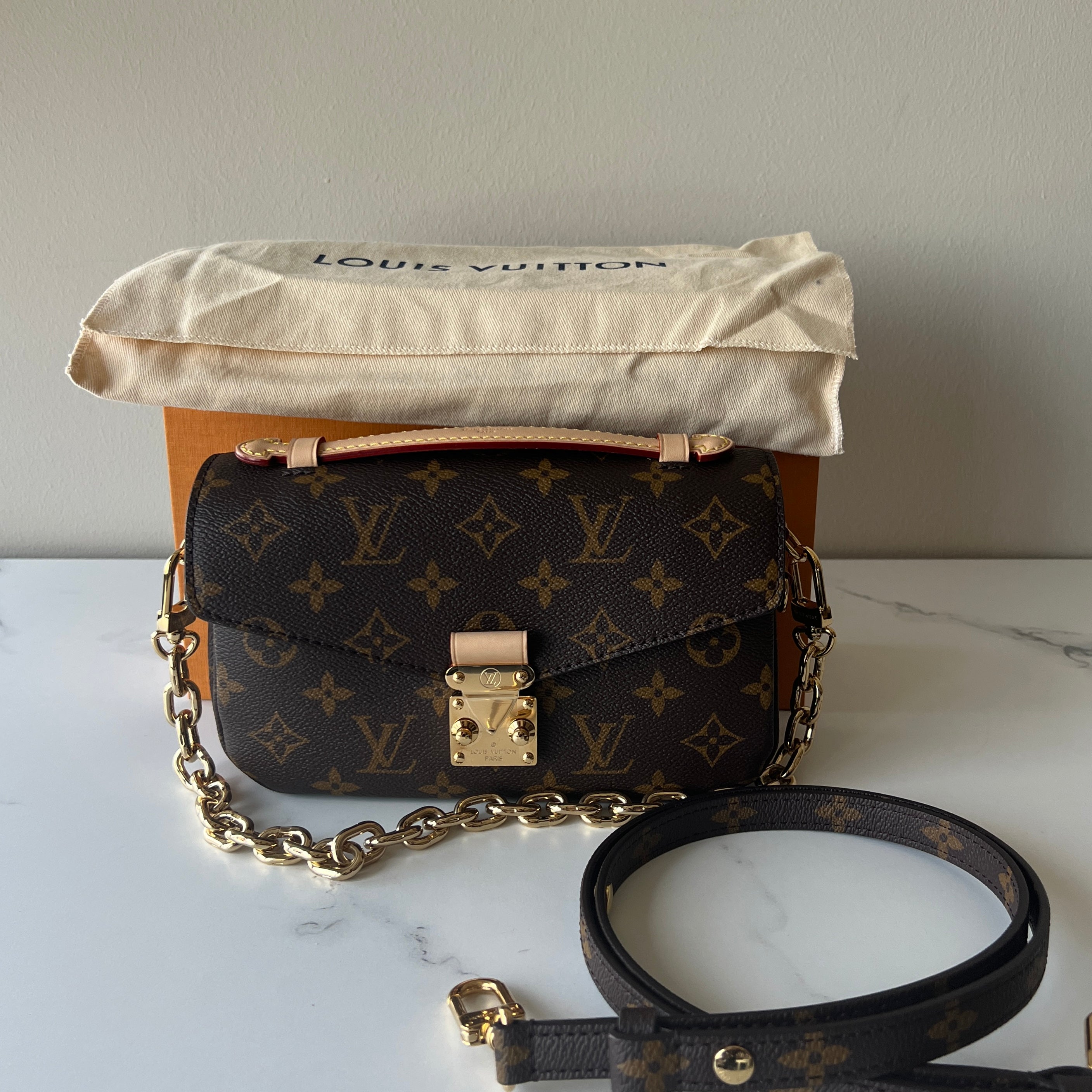 Louis Vuitton Pochette Metis East West