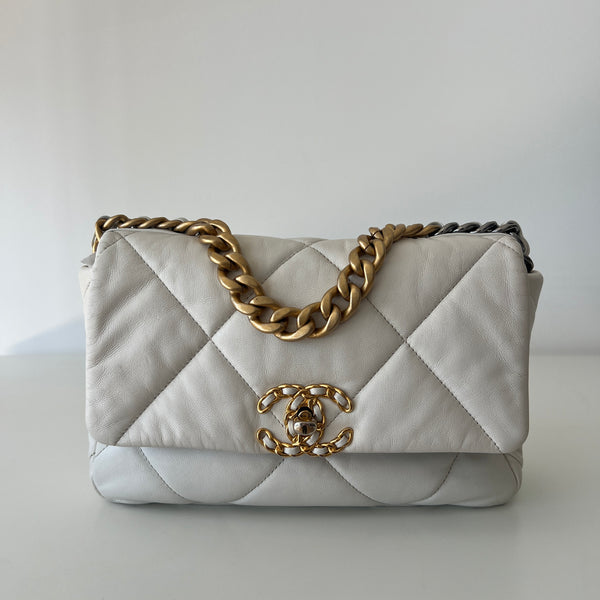 Chanel 19