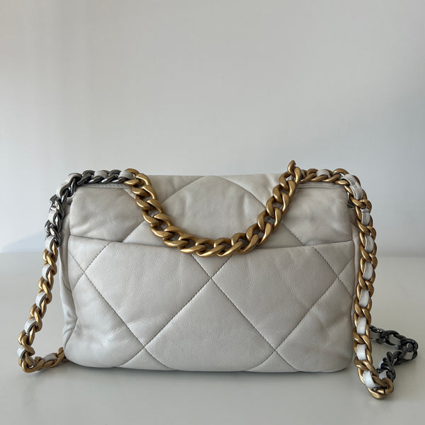 Chanel 19