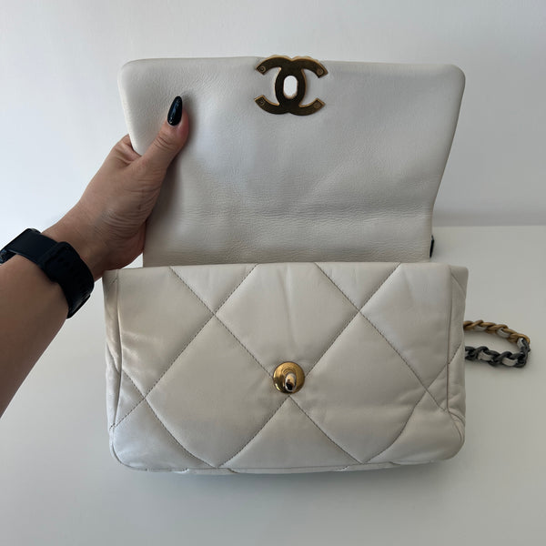 Chanel 19