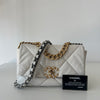 Chanel 19