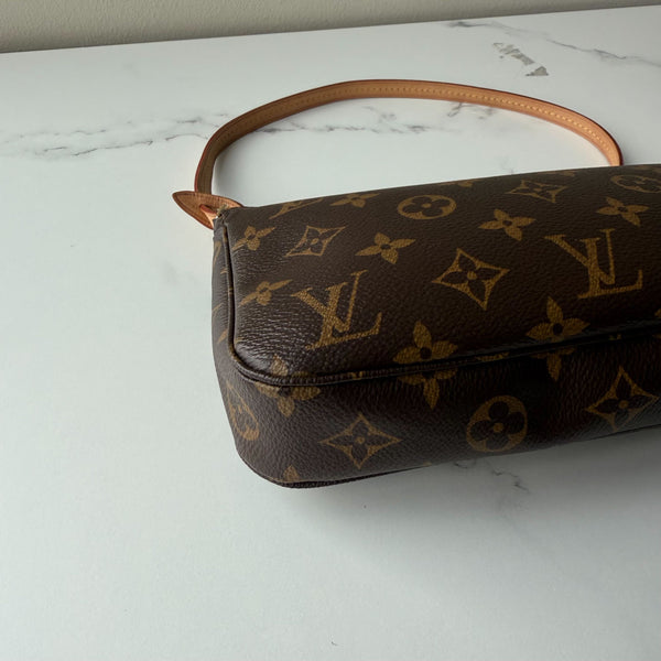 Louis Vuitton Pochette Accessories